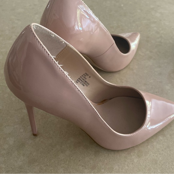 Cute Patent Pumps - Picture 4 of 5
